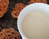 A picture of step 7 of Beehive Cookies (Rose Cookies).