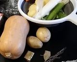 Une image de l'étape 1 de Crème de potiron avec poêlée des graines ail et gingembre.