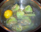 Foto del paso 1 de la receta: Alcachofas con salsa de puerro y calabacín
