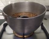 A picture of step 4 of Maggi manchow soup.