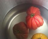 Une image de l'étape 2 de Tomates entières en bocaux.