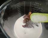 சப்போட்டா மில்க் ஷேக் (Chikoo milk shake reciep in tamil) ரெசிபி ஸ்டேப் 2 புகைப்படம்