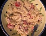 A picture of step 4 of Mac n cheese (crispy bacon and plum toms).