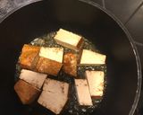 Une image de l'étape 1 de Tofu frit et sauce de cacahuète.
