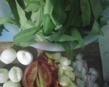 Foto langkah ke 3 dari resep Tumis Kangkung Telur Puyuh.