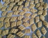 صورة لخطوة 2 من وصفة مقروط المقلاة 😋 نسميوه لمقيرط