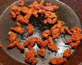 รูปขั้นตอนการทำที่ 2 ของ โชลิโซผัดไข่ (แหนมไฮโซ)