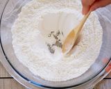 A picture of step 3 of Thick Pancake Hotcake.