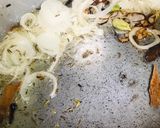 A picture of step 1 of Bhuni khichdi.