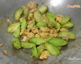 รูปขั้นตอนการทำที่ 4 ของ บวบผัดไข่ #กินผักรักสุขภาพ1