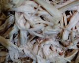 Foto langkah ke 1 dari resep Ayam suwir isian lemper.
