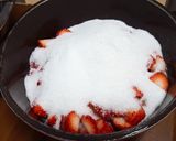 Hình bước làm 2 của món Mứt dâu tây 🍓