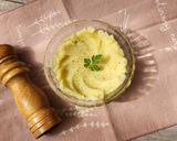 Foto del paso 9 de la receta: 🥔♨️ Papas al microondas ♨️ 3 versiones: puré, a las finas hierbas y crunchy ♨️🥔