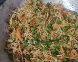 हक्का नूडल्स (hakka noodles recipe in marathi) रेसिपी स्टेप 6 फोटो 