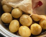 Foto del passaggio 3 della ricetta Patate novelle in umido🥔🇯🇵