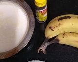 A picture of step 1 of Banana milkshake.