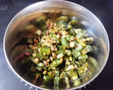 A picture of step 3 of String beans sabji.
