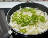Foto del paso 2 de la receta Tortilla en verde: guisantes, judías verdes y pimiento