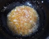 A picture of step 2 of Maldives prawn curry.