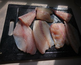 Foto del paso 1 de la receta: Pescado a lo pobre
