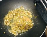 A picture of step 3 of Fish fillet curry.