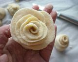 Foto langkah ke 10 dari resep Roti kukus ubi kuning bentuk mawar alias pao/bakpao.