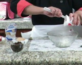 Foto del paso 2 de la receta: Fresas con crema con un toque diferente