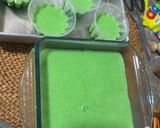 Gambar langkah 6 resipi Puding Pandan Sirap Santan.