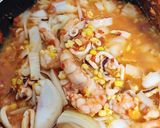 Foto langkah ke 4 dari resep Seafood Saus Padang (Cumi, Udang).