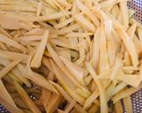 A picture of step 1 of Red Curry Chicken with Bamboo Shoots.