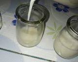 Foto langkah ke 2 dari resep Puding Susu Strawberry (Merah Putih).