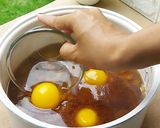 Foto langkah ke 6 dari resep Resep Nasi Telur Viral Rice Cooker.