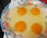 Foto del paso 3 de la receta: Huevos estrellados picantones