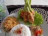 Sate Lilit Ayam dan Sambal Matah
