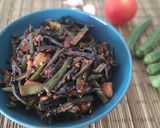 A picture of step 3 of Bhindi Masala 😋.