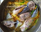 Foto langkah ke 5 dari resep Sup Ikan Tongkol Kuah Kuning.