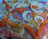 Foto del paso 4 de la receta: Matambre del medio con manto de cebolla y morrón rojo