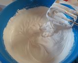 Foto langkah ke 3 dari resep Bolu Rainbow Kukus 7 Telur.