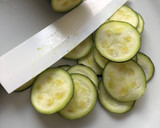 Foto del paso 1 de la receta: Ensalada de calabacín con remolacha