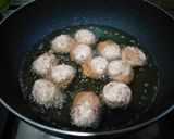 Foto langkah ke 4 dari resep 164. Bakso Goreng Kornet.