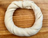Sajttal töltött magvas koszorú recept fázis 4 fotója