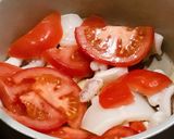 Hình bước làm 1 của món Bún Mực Cà Chua