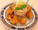 Foto del paso 5 de la receta Brochetas de mejillones en tempura con mayonesa de romesco