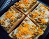 A picture of step 4 of Bread pizza.