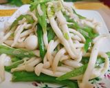 Hình bước làm 3 của món Món chay: Nấm xào đậu cô ve