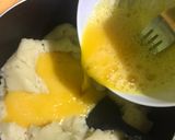 Foto langkah ke 3 dari resep Soes Sosis Keju Goreng.