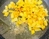 A picture of step 3 of Caramelized Pineapple Suji Halwa.