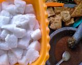 Foto langkah ke 7 dari resep Lontong Campur.