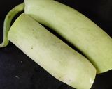 A picture of step 1 of Bottle gourd bhaji.