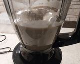 A picture of step 2 of Banana Honey Smoothie.